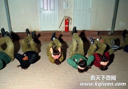 ��ɫ��ǰŮ���ϴ����谢����������Ƭ������(��ͼ)